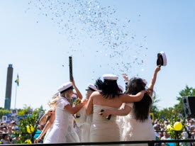 {"X":0.21,"Y":0.0,"Width":0.665,"Height":1.0}