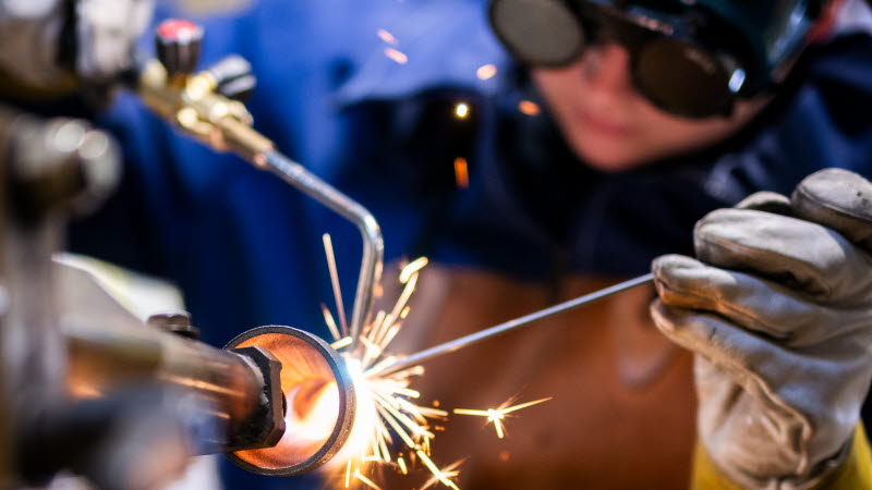 {"X":0.0,"Y":0.043333333333333335,"Width":1.0,"Height":0.66666666666666663}