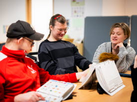 {"X":0.31,"Y":0.0,"Width":0.665,"Height":1.0}